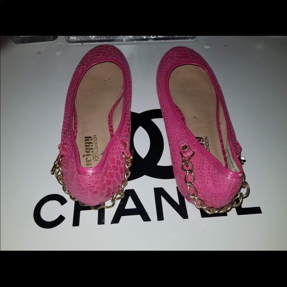 Pink flats - Picture 2 of 3